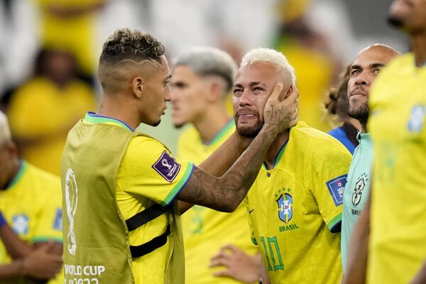 Brazil&#x27;s Neymar cries at the end of the World Cup quarterfinal between Croatia and Brazil at the Education City Stadium in Al Rayyan, Qatar, Friday, December 9, 2022. - Sputnik International