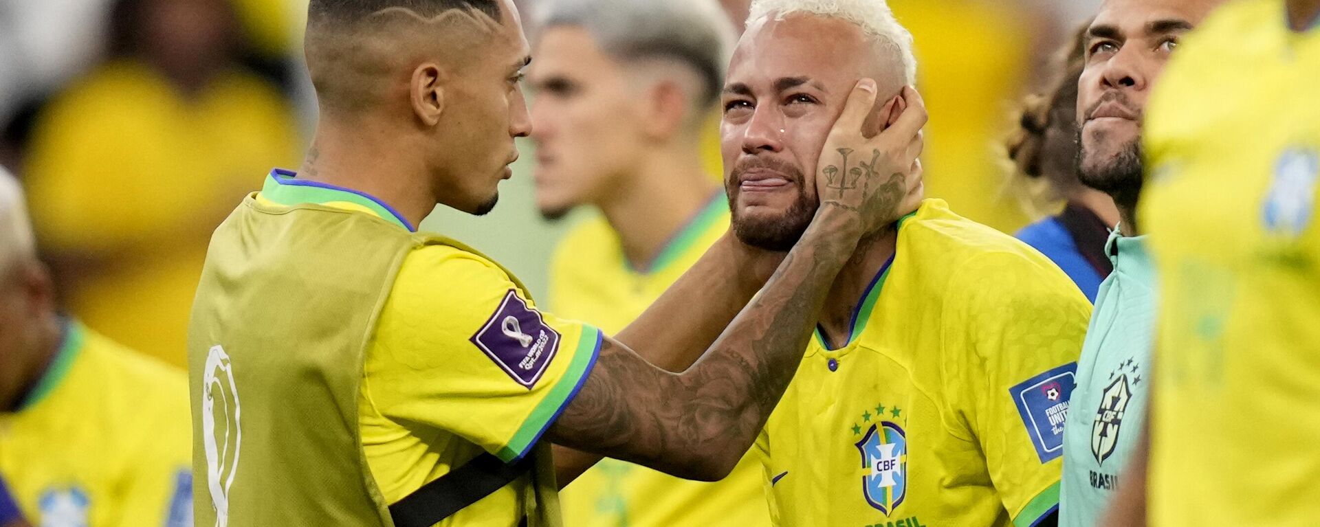 Brazil's Neymar cries at the end of the World Cup quarterfinal between Croatia and Brazil. - Sputnik International, 1920, 15.12.2022