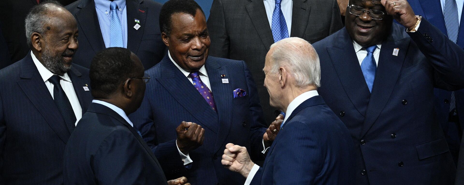 US President Joe Biden participates in a family photo with the leaders of the US-Africa Leaders Summit at the Walter E. Washington Convention Center in Washington, DC, on December 15, 2022. - Sputnik International, 1920, 16.12.2022
