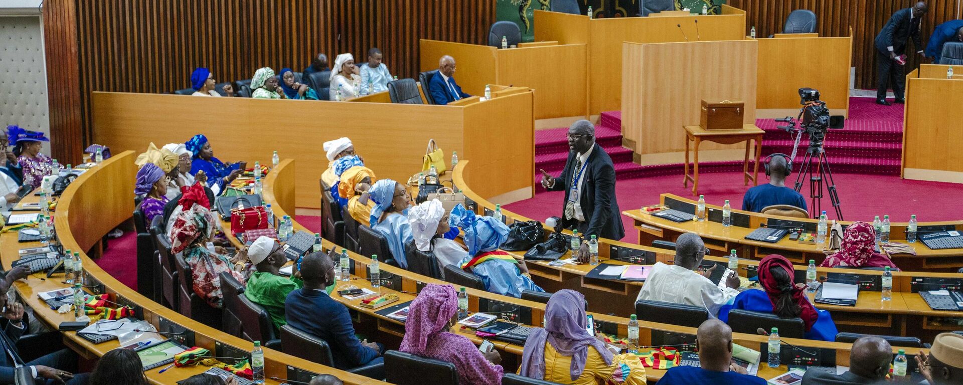 Senegalese deputies take part in the first parliamentary session since the July 2022 legislative elections, in Dakar on September 12, 2022. - Sputnik International, 1920, 17.12.2022