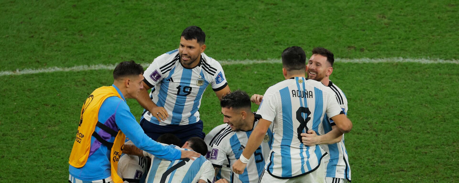Argentina's players celebrate after winning the Qatar 2022 World Cup football final against France at the Lusail Stadium in Lusail, north of Doha on December 18, 2022. - Sputnik International, 1920, 18.12.2022