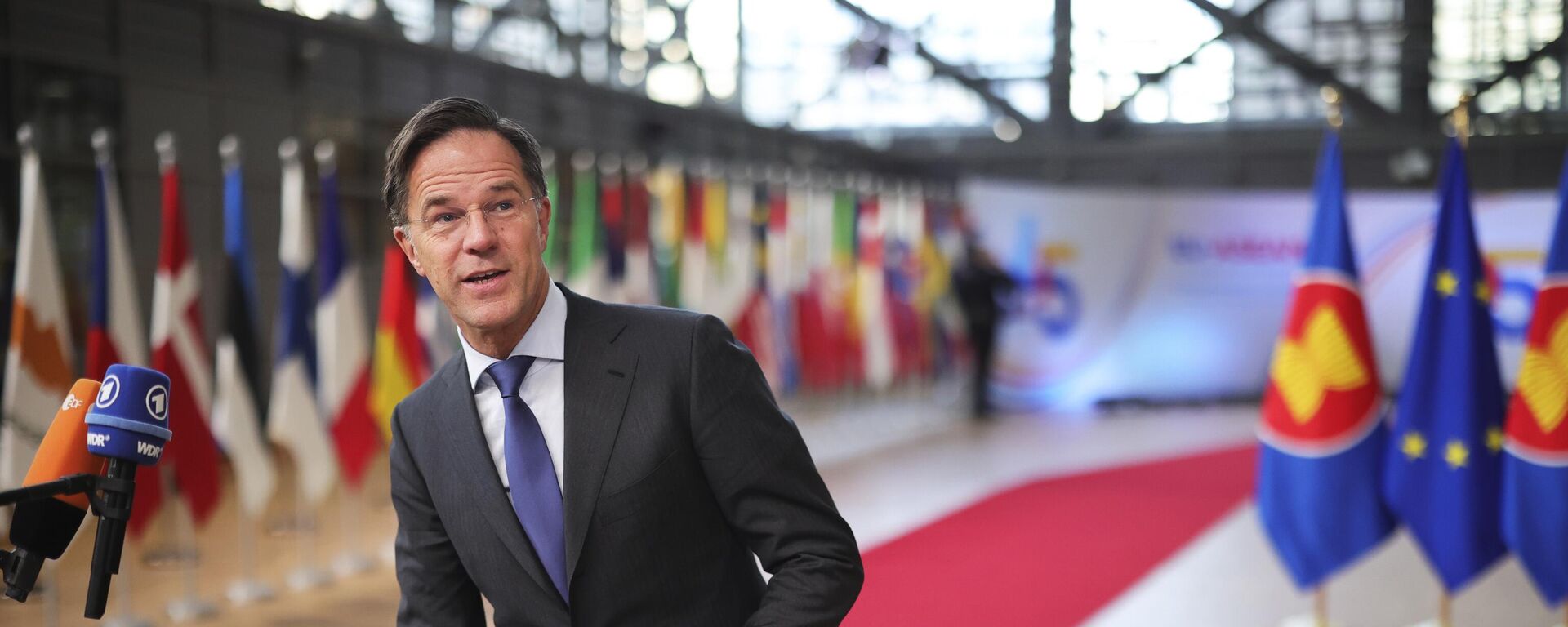 Netherland's Prime Minister Mark Rutte speaks with the media as he arrives for the EU-ASEAN summit in Brussels, Wednesday, Dec. 14, 2022 - Sputnik International, 1920, 19.12.2022