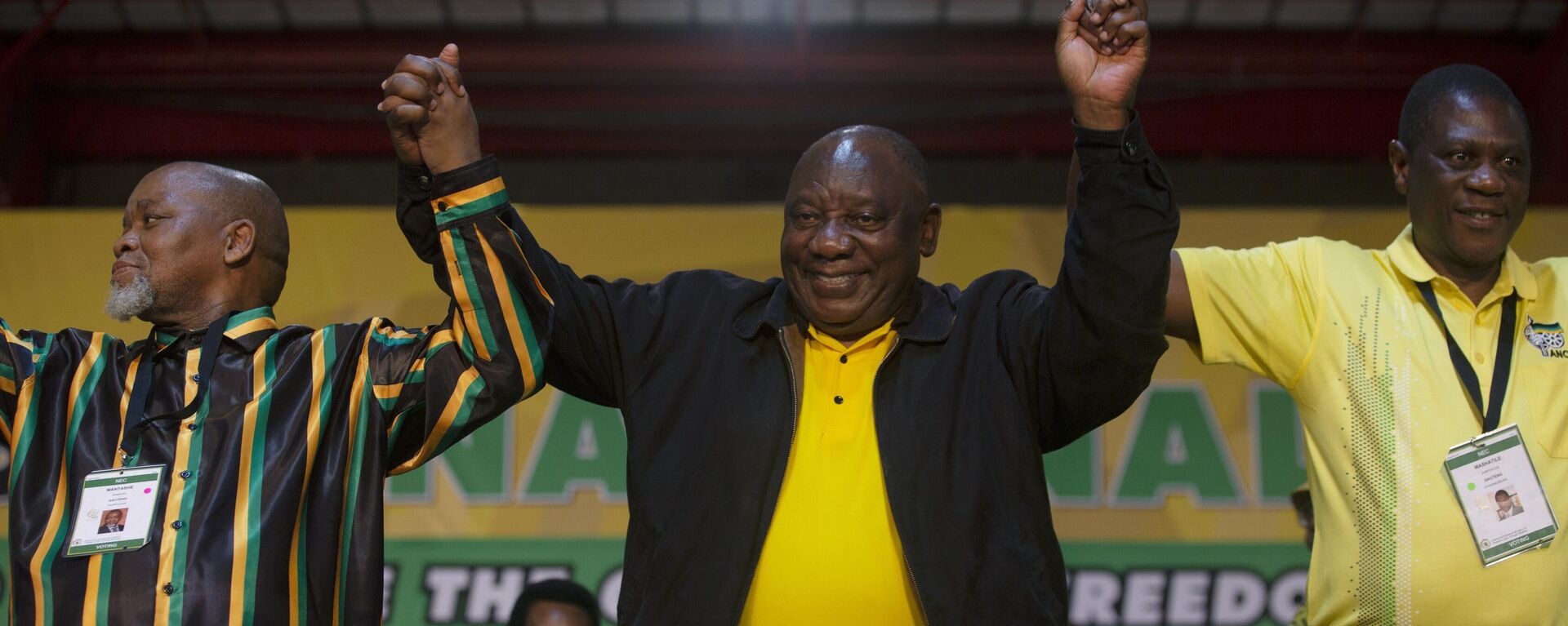 African National Congress (ANC) President Cyril Ramaphosa gestures after being re-elected as the organisations on 4th day of the 55th National Conference in Johannesburg Monday, Dec. 19, 2022.  - Sputnik International, 1920, 19.12.2022