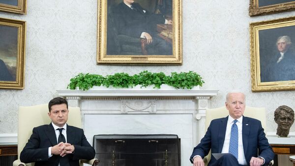 US President Joe Biden and Ukraine's President Volodymyr Zelensky before a meeting in the Oval Office of the White House September 1, 2021, in Washington, DC - Sputnik International