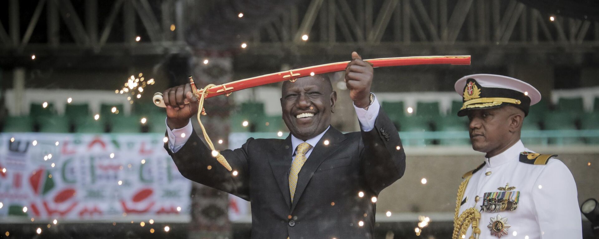 Kenya's new president William Ruto holds up a ceremonial sword as he is sworn in to office at a ceremony held at Kasarani stadium in Nairobi, Kenya Tuesday, Sept. 13, 2022.  - Sputnik International, 1920, 22.12.2022
