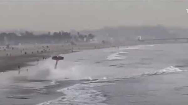 Plane crash on Santa Monica beach  - Sputnik International