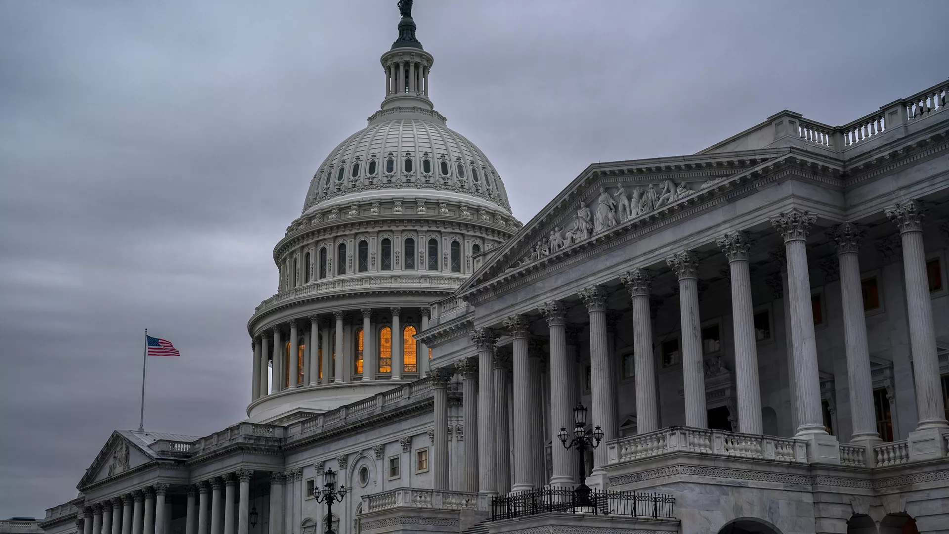 The Senate side of the Capitol is seen in Washington, early Thursday, Dec. 22, 2022, as lawmakers rush to complete passage of a bill to fund the government before a midnight Friday deadline, at the Capitol in Washington, Thursday, Dec. 22, 2022. - Sputnik International, 1920, 21.11.2024