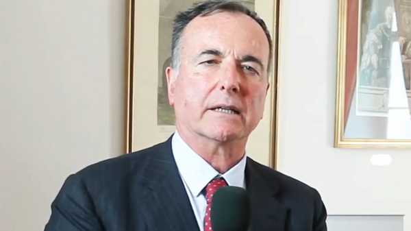 Franco Frattini being interviewed  - Sputnik International
