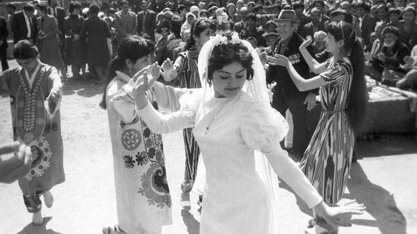 Nowruz celebration in Tajik Soviet Socialist Republic. 1987 - Sputnik International