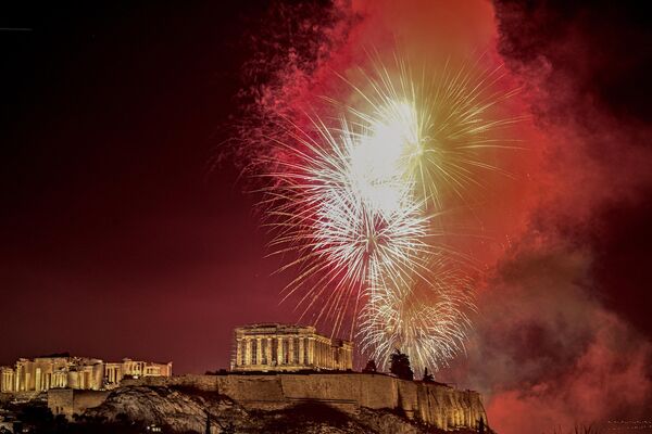 Праздничный салют во время празднования Нового 2023 года в Греции - Sputnik International