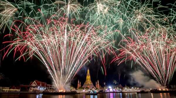 Fireworks display during New Year's Eve celebrations in Bangkok. - Sputnik International