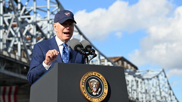 US President Joe Biden speaks about the bipartisan infrastructure law in front of the Clay Wade Bailey Bridge in Covington, Kentucky, on January 4, 2023. - Sputnik International