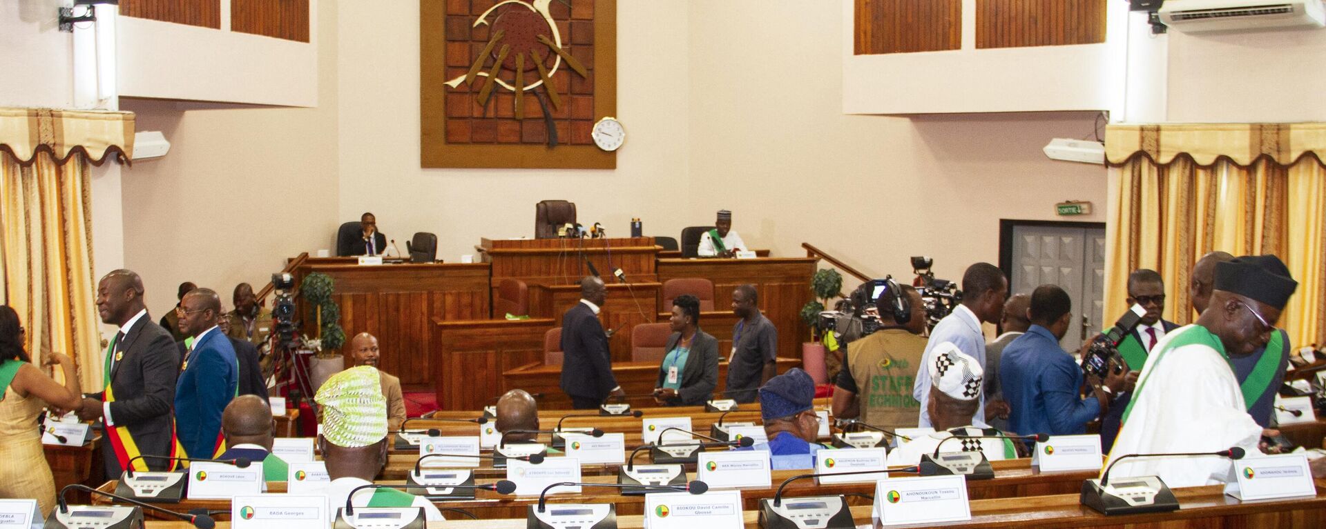 A general view shows Benin's national assembly in Porto Novo on May 16, 2019. - Soldiers and police surrounded Benin's parliament, guarding newly elected lawmakers of the West African nation as they were sworn into office following deadly post-election violence. The poll had taken place without any opposition candidate, and all 83 members of parliament come from the only two parties allowed to take part, both allied to President Patrice Talon.  - Sputnik International, 1920, 06.01.2023