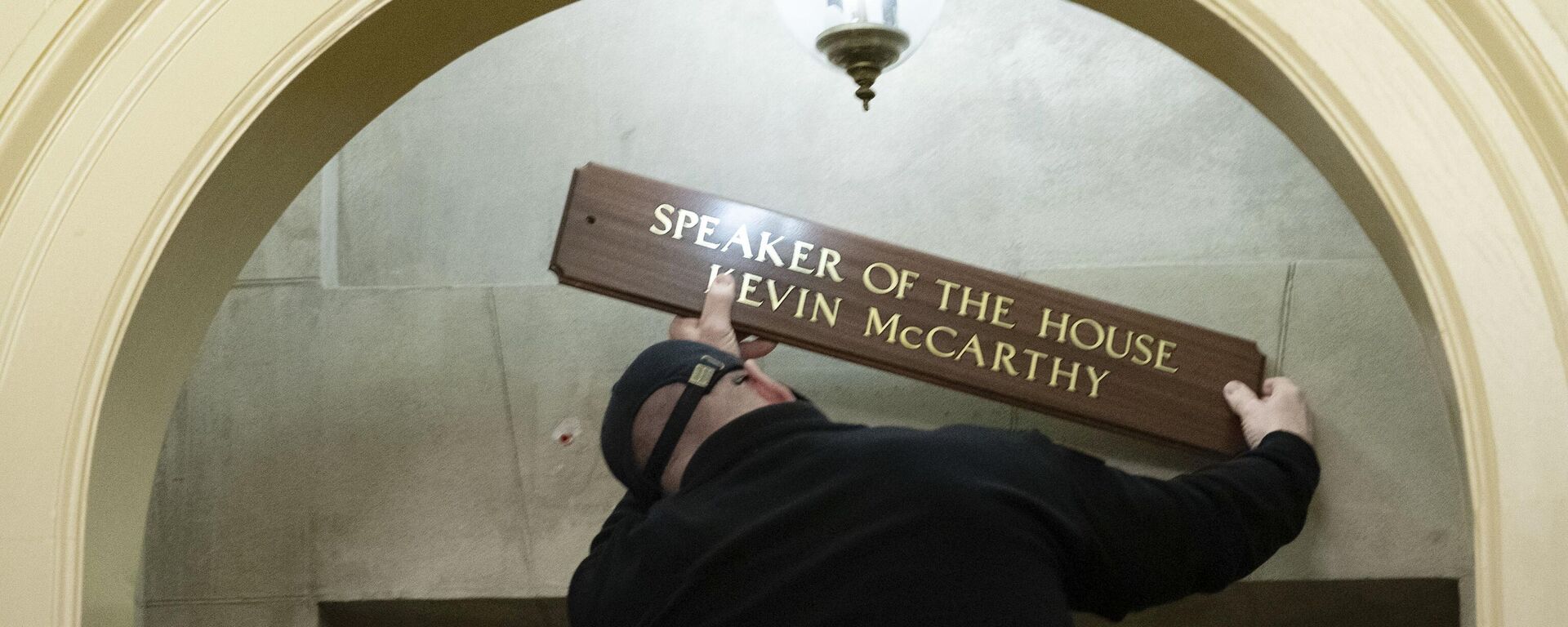 The sign at the office of House Speaker Kevin McCarthy of Calif., is installed on Capitol Hill in Washington, early Saturday, Jan. 7, 2023.  - Sputnik International, 1920, 24.10.2023