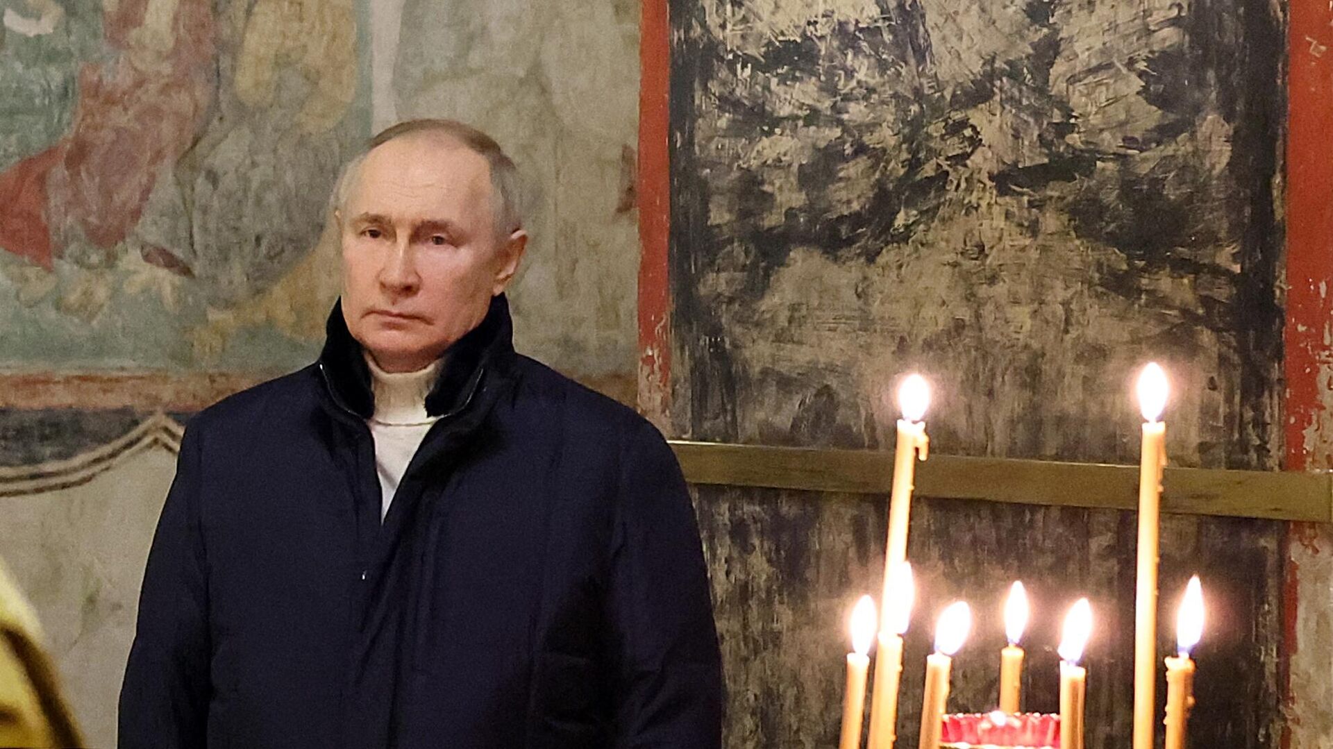 Russian President Vladimir Putin attends an Orthodox Christmas service - Sputnik International, 1920, 07.01.2023