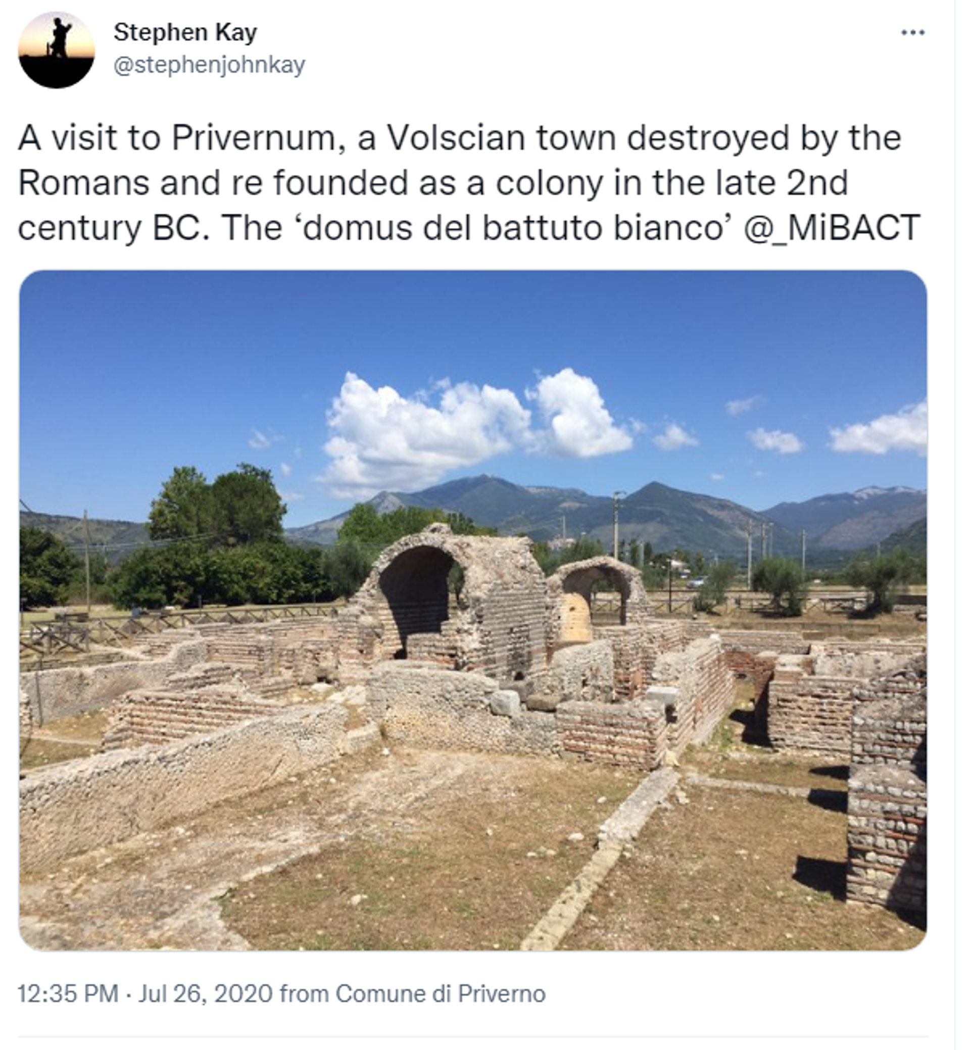 Twitter screenshot featuring photograph of  Roman town of Privernum, in central Italy. - Sputnik International, 1920, 07.01.2023