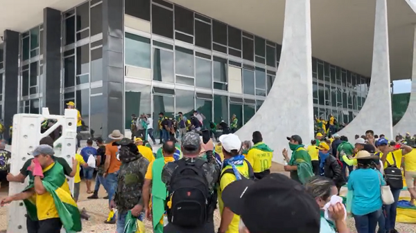 Bolsonaro Supporters Storm Congress - Sputnik International