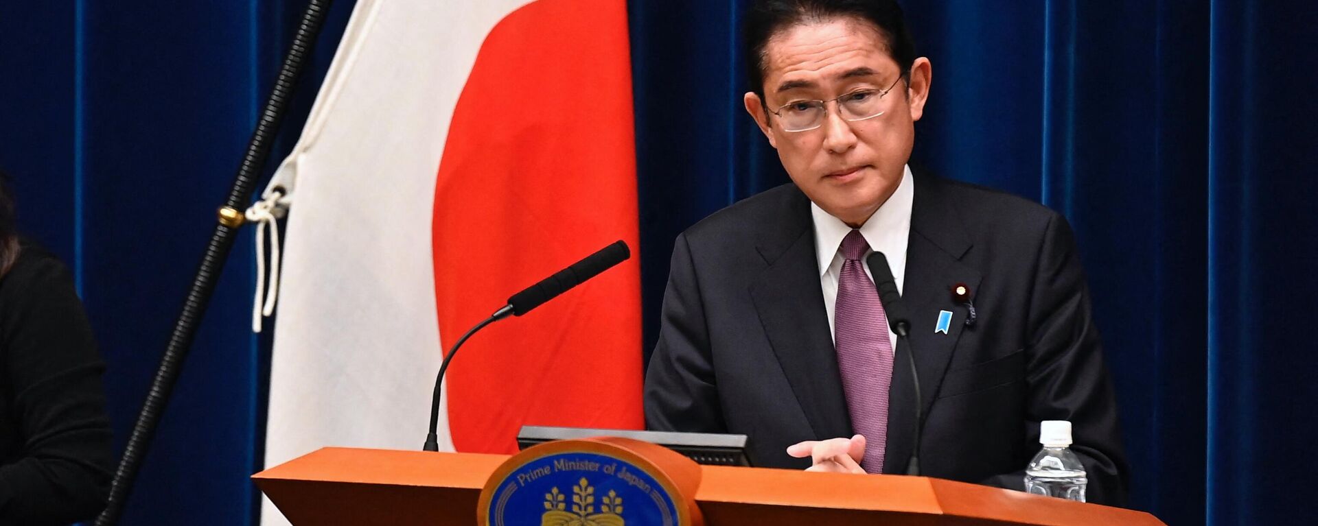 Japan’s Prime Minister Fumio Kishida attends a press conference in Tokyo on December 16, 2022 - Sputnik International, 1920, 30.01.2023