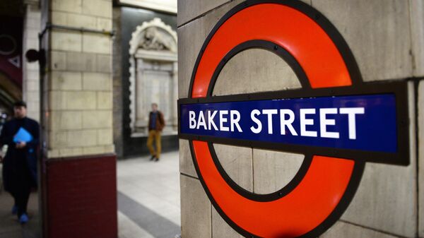 Passengers at the Baker Street underground station in London. - Sputnik International