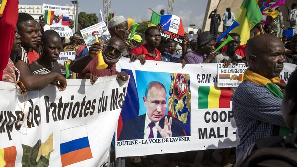 Malians demonstrate against France and in support of Russia on the 60th anniversary of the independence of the Republic of Mali in 1960, in Bamako, Mali, Sept. 22, 2020.  - Sputnik International