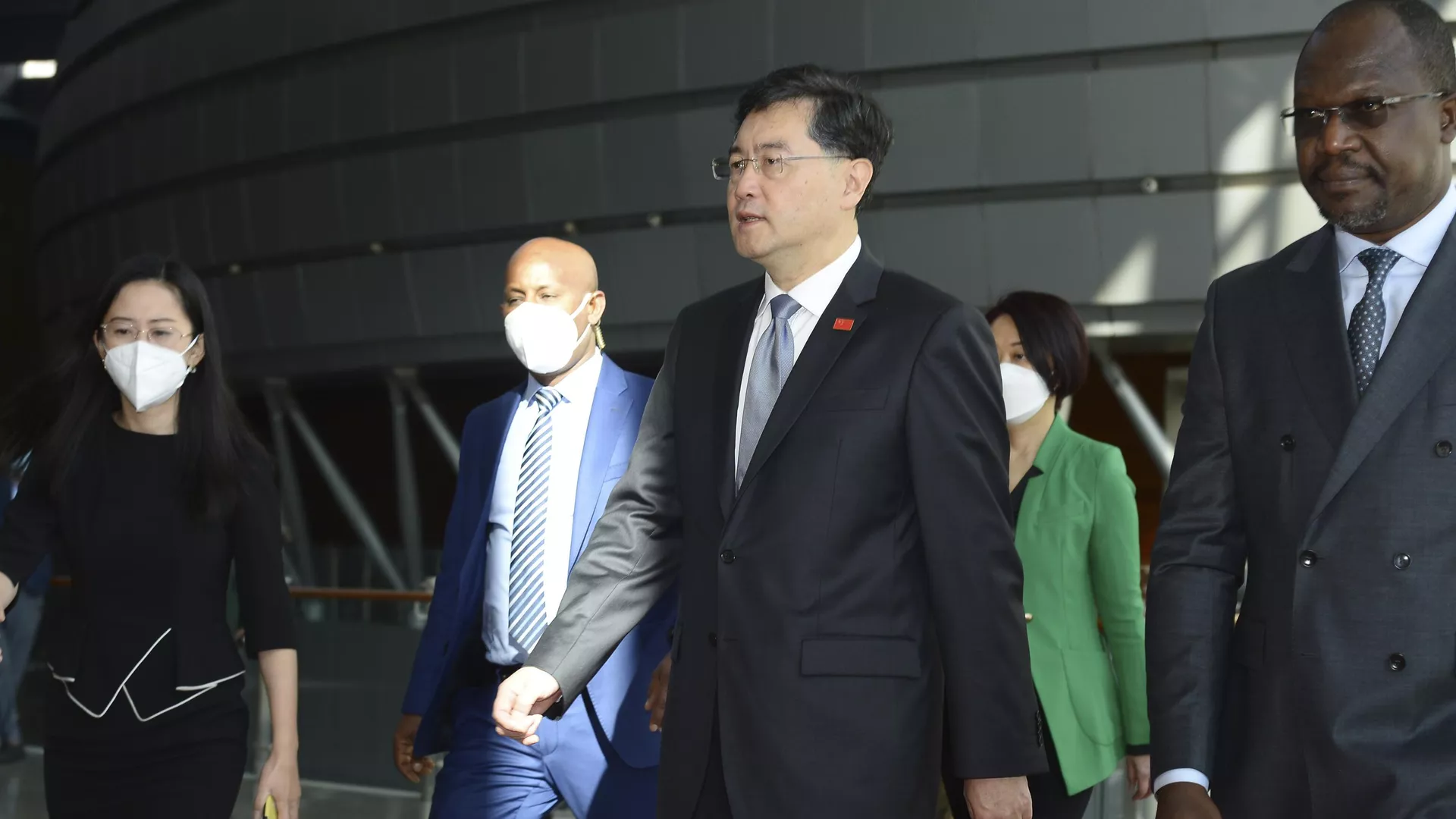 China's Foreign Minister, Qin Gang, center, arrives at the African Union headquarters in Addis Ababa, Ethiopia, Wednesday, Jan. 11, 2023.  - Sputnik International, 1920, 17.04.2023
