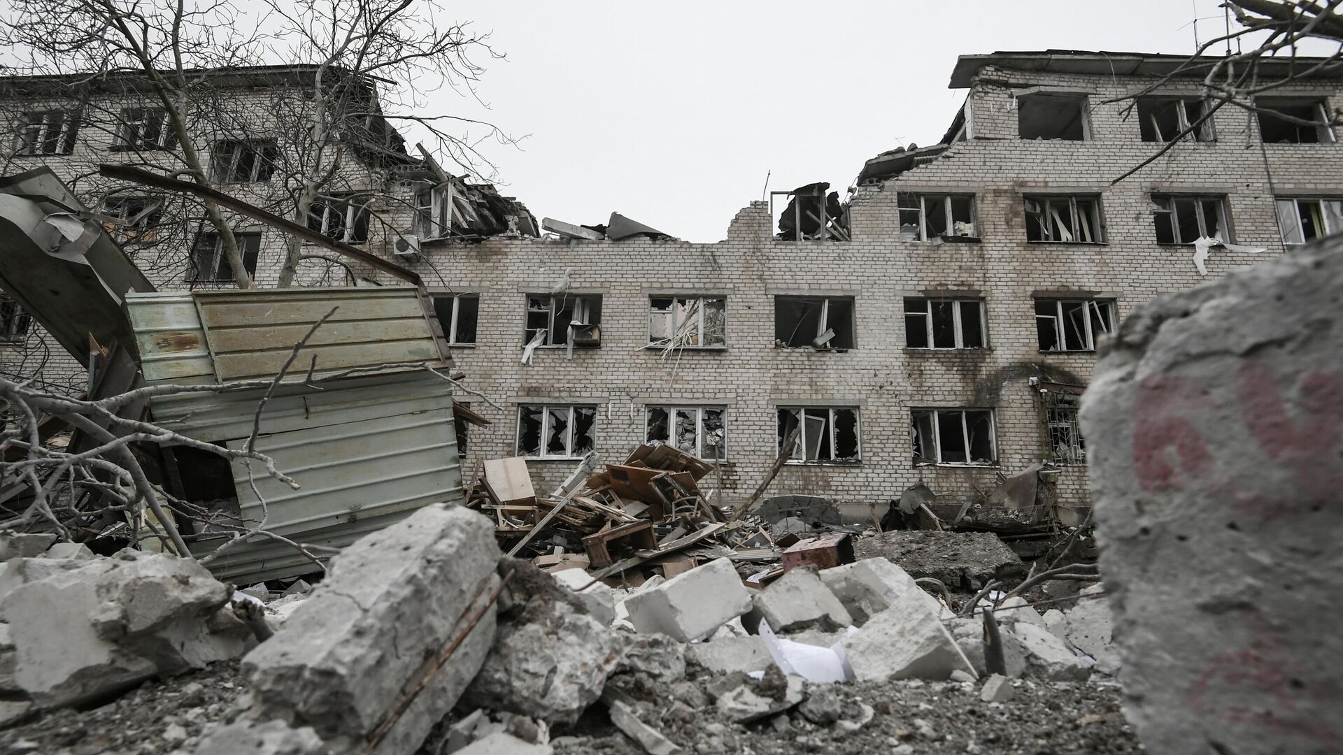 Aftermath of a Ukrainian artillery strike on the settlement of Vasilevka, Zaporozhiya region. January 4, 2023. - Sputnik International, 1920, 12.01.2023