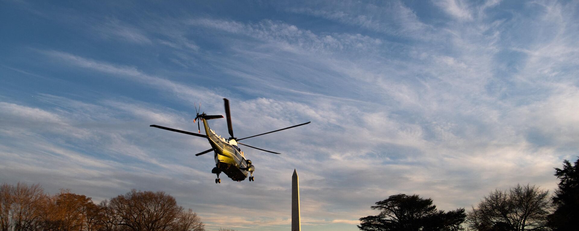 Marine One, with US President Joe Biden and First Lady Jill Biden aboard, departs from the South Lawn of the White House in Washington, DC, as they travel to spend the weekend in Wilmington, Delaware. File photo. - Sputnik International, 1920, 12.01.2023