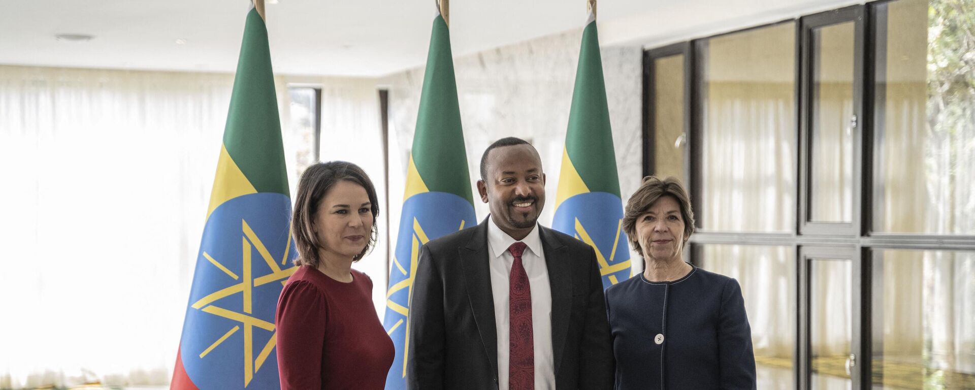 German Federal Minister for Foreign Affairs, Annalena Baerbock (L), Ethiopia Prime Minister Abiy Ahmed (C) and French Foreign and European Affairs Minister, Catherine Colonna (R) pose for a photograph at the Prime Minister office in Addis Ababa, Ethiopia, on January 12, 2023. - Sputnik International, 1920, 14.01.2023