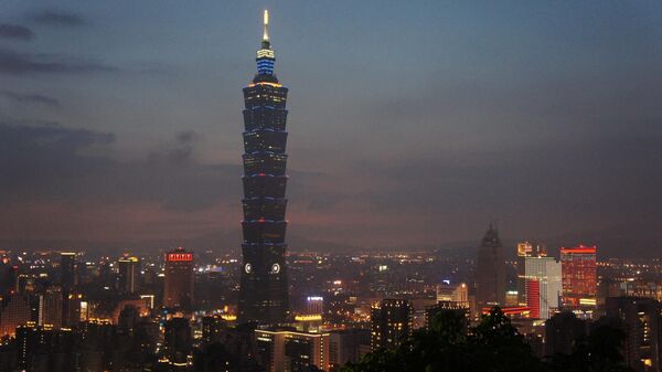 Taipei 101 at night from a moutain view (Taiwan) - Sputnik International