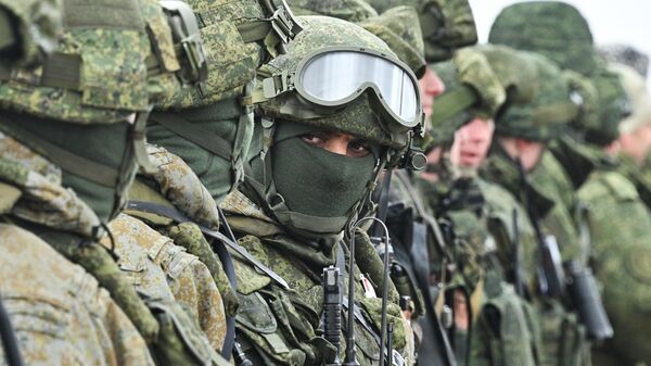Servicemen are pictured during the joint military drills between Belarus and Russia at the Obuz-Lesnovsky training ground, in Belarus. - Sputnik International