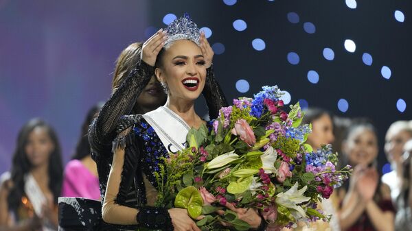 Miss USA R'Bonney Gabriel reacts as she is crowned Miss Universe during the final round of the 71st Miss Universe Beauty Pageant, in New Orleans on Saturday, Jan. 14, 2023. - Sputnik International