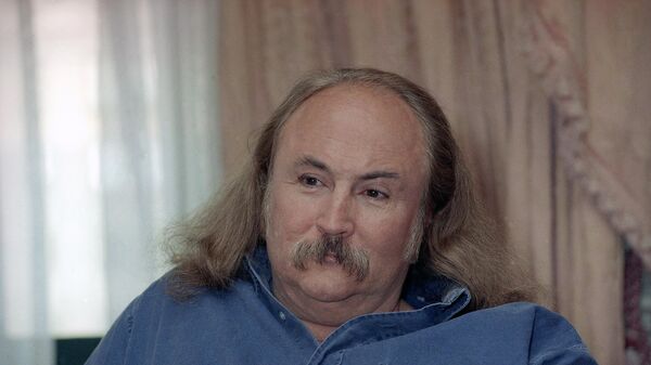 Singer and songwriter David Crosby sits during a visit to New York, April 29, 1993. He has a new solo album on the Atlantic label called “Thousand Roads.” He is probably best known as the Crosby in the Grammy-winning rock group Crosby, Stills and Nash. - Sputnik International
