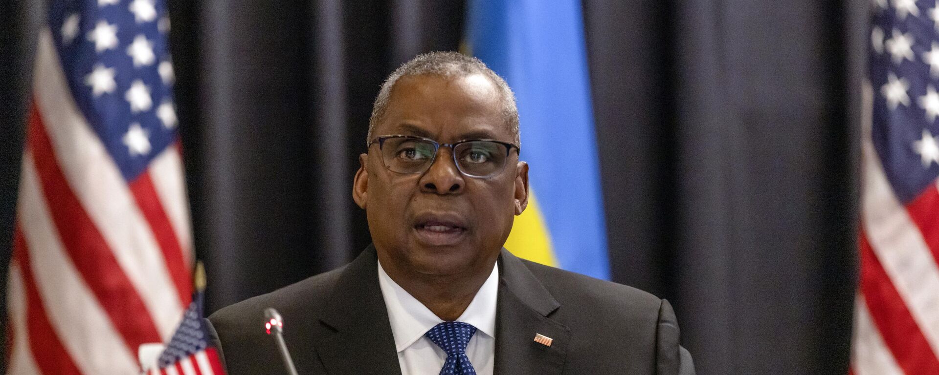 US Secretary of Defence Lloyd Austin gives an opening statement prior to the start of the Ukraine Defense Contact Group meeting at Ramstein Air Base in Ramstein-Miesenbach, southwestern Germany on January 20, 2023.  - Sputnik International, 1920, 20.01.2023