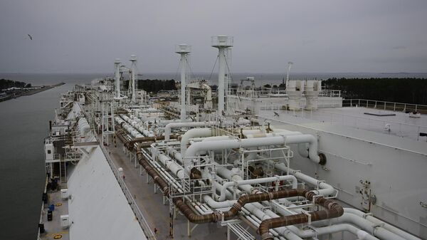 The main deck of the Floating Storage and Regasification Unit (FSRU) Neptune, is seen during the official commissioning of the liquefied natural gas (LNG) terminal 'Deutsche Ostsee' at the harbour in Lubmin, on January 14, 2023 - Sputnik International