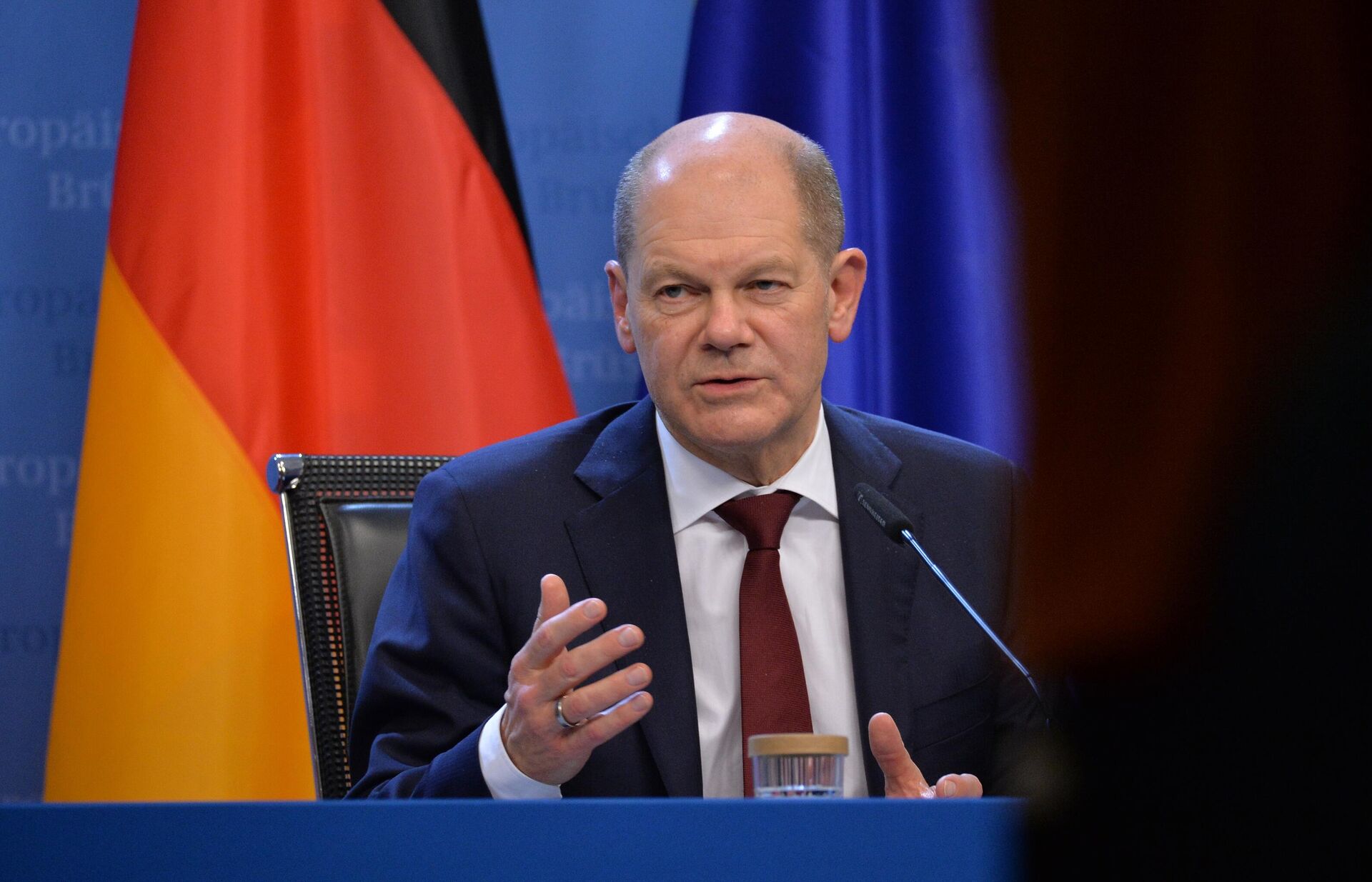 German Chancellor Olaf Scholz speaks during a news conference - Sputnik International, 1920, 11.02.2023