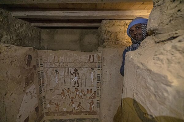 A picture shows a view inside the recently discovered tomb at the Saqqara archaeological site, south of Cairo on January 26, 2023.  - Sputnik International