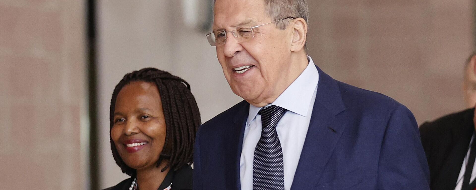 Russian Minister of Foreign Affairs of Sergei Lavrov (R) arrives for a meeting with South African Minister of International Relations and Cooperation Naledi Pandor (not seen) at the OR Tambo Building in Pretoria on January 23, 2023.  - Sputnik International, 1920, 27.01.2023