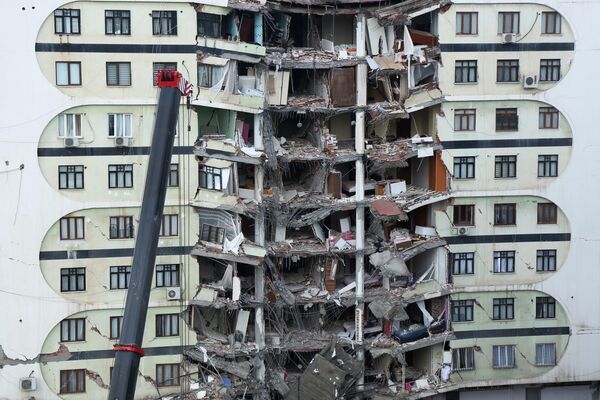 A building destroyed by an earthquake in Diyarbakir, Turkey on Monday 6 February 2023. - Sputnik International