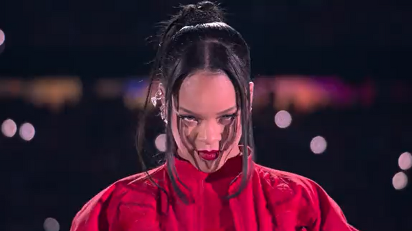 Rihanna at the Super Bowl Halftime Show - Sputnik International