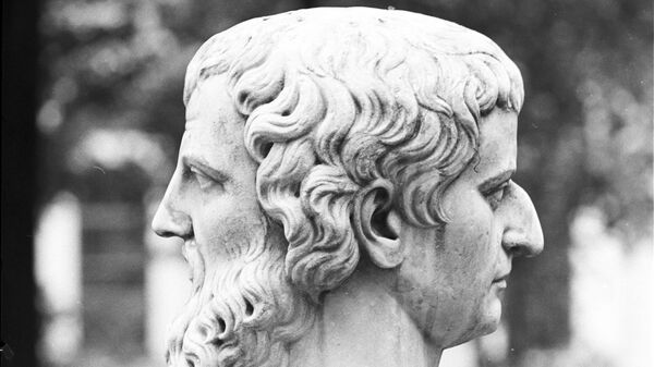 A bust of Janus, the Roman god of portals and transitions, who faces in both directions at once - Sputnik International