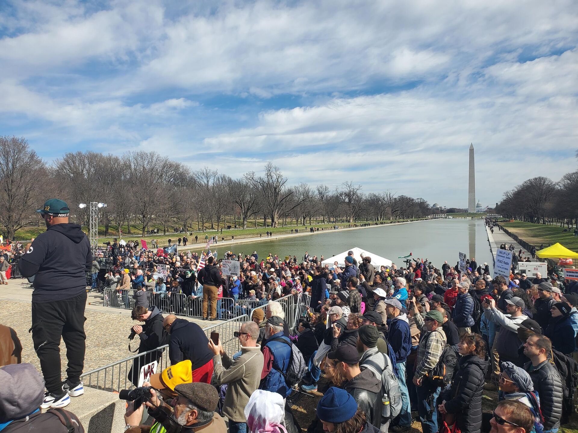 Protesters gather in front of the Washington Monument for the Rage against the War Machine Rally on February 23, 2023 - Sputnik International, 1920, 20.02.2023