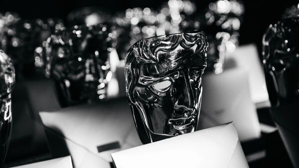 BAFTA Awards Mask displayed at the 2020 British Academy Film Awards - Sputnik International