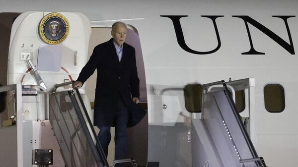 President Joe Biden arrives at a military airport in Warsaw, Poland - Sputnik International