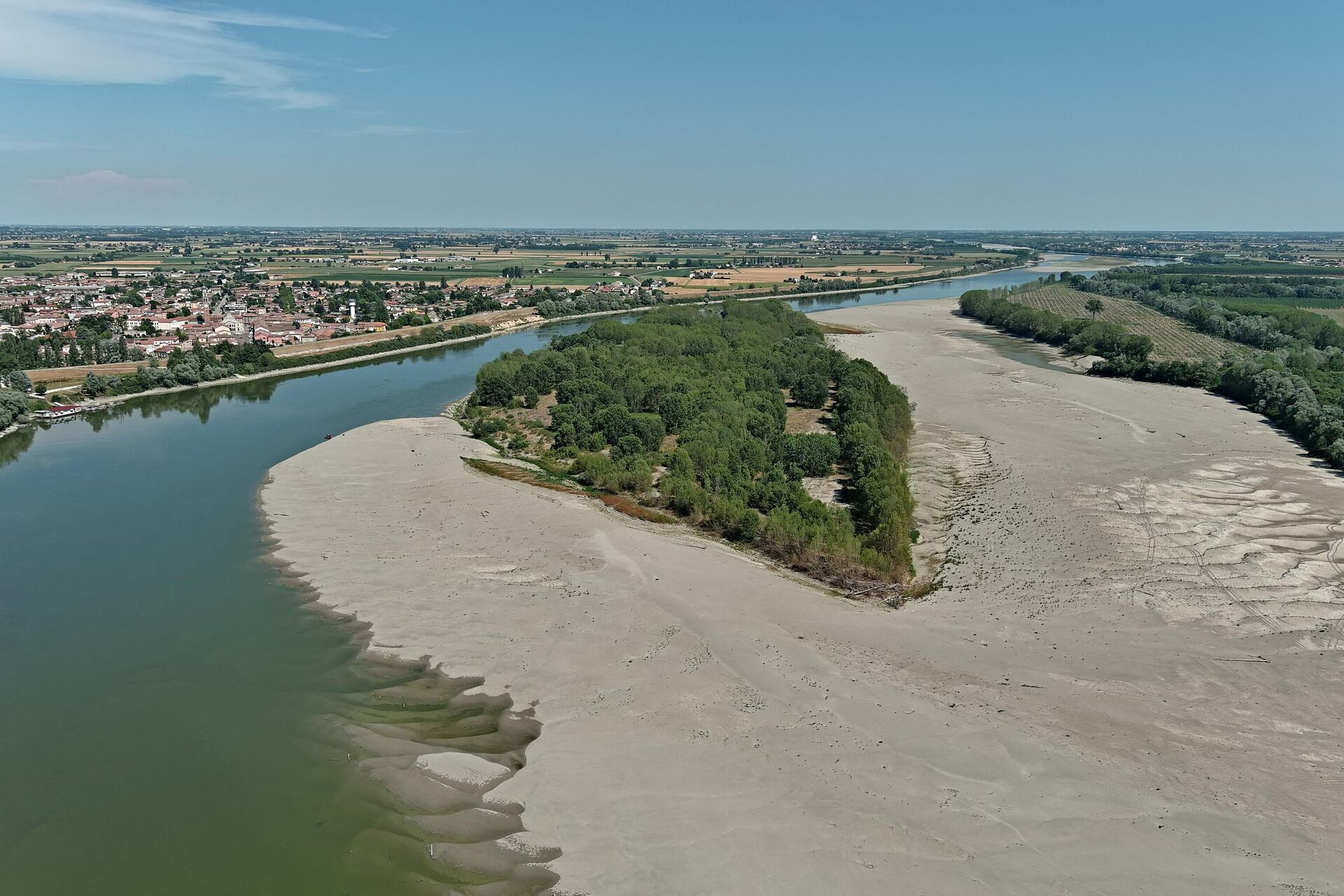 The Po River in the area of the municipality of Castelmassa, in the region of Veneto, were water is rationed amid the worst drought to affect northern Italy’s rivers in 70 years. - Sputnik International, 1920, 22.02.2023