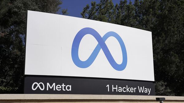 Facebook's Meta logo sign is seen at the company headquarters in Menlo Park, Calif. on Oct. 28, 2021 - Sputnik International