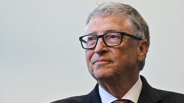 Microsoft founder Bill Gates during visit with Britain's Prime Minister Rishi Sunak at Imperial College University, London, on February 15, 2023.  - Sputnik International