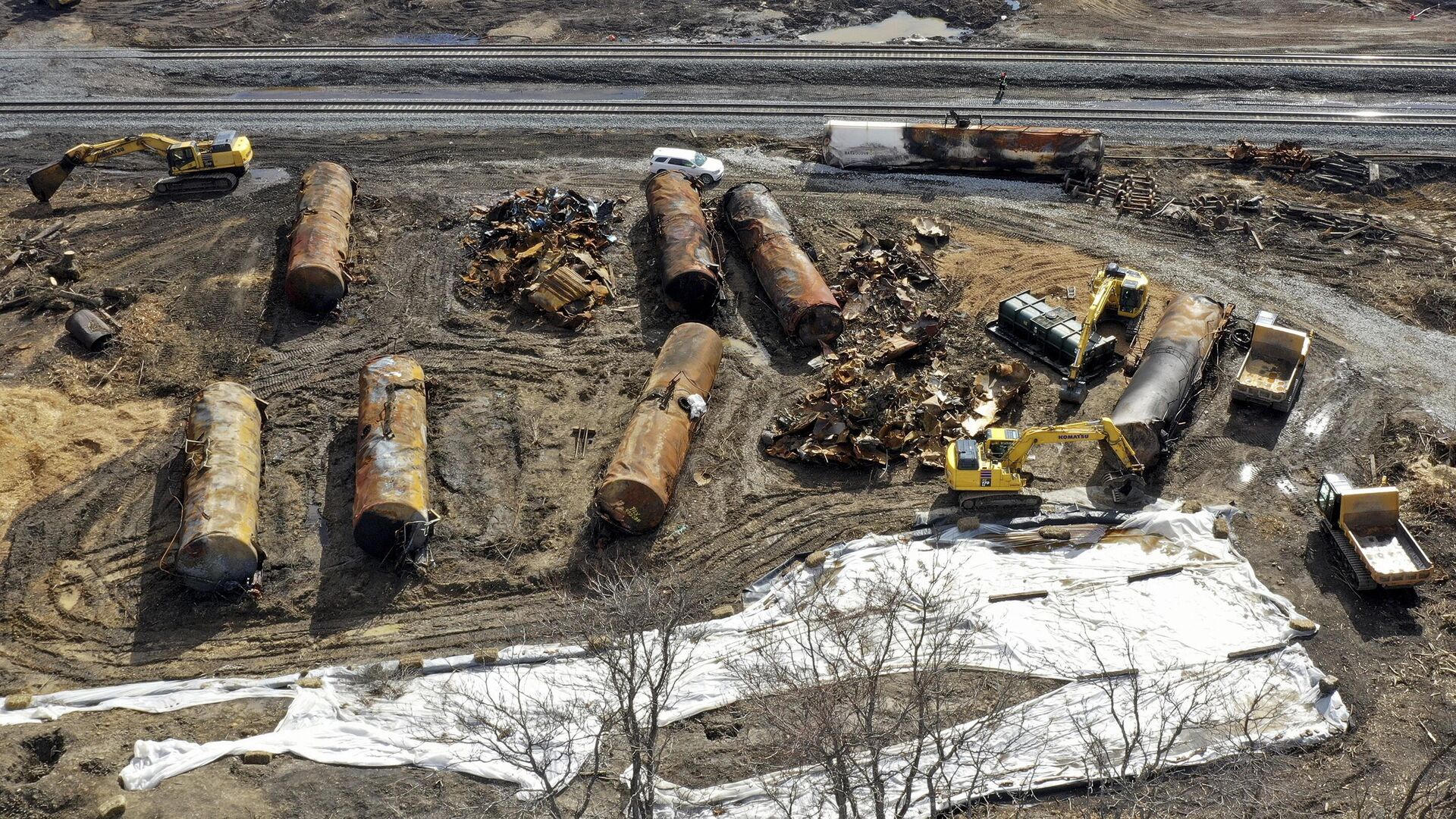 A view of the scene Friday, Feb. 24, 2023, as the cleanup continues at the site of of a Norfolk Southern freight train derailment that happened on Feb. 3 in East Palestine, Ohio - Sputnik International, 1920, 31.03.2023