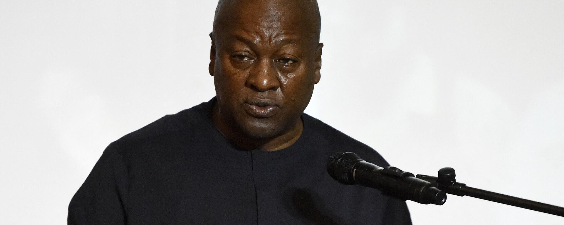 Former Ghanian president and candidate for the opposition National Democratic Congress (NDC), John Dramani Mahama, speaks during the signing of the presidential election peace pact in Accra, on December 4, 2020, ahead of the December 7, 2020 presidential elections. - Sputnik International, 1920, 25.02.2023