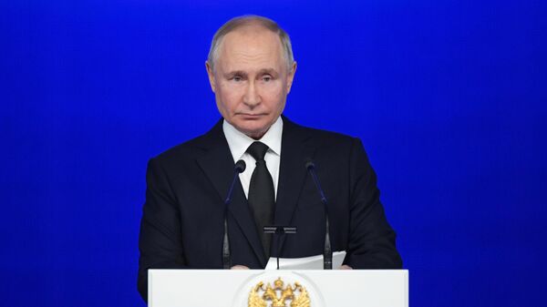 Russian President Vladimir Putin delivers a speech  - Sputnik International