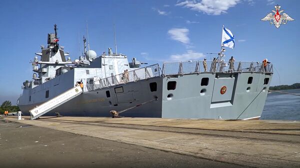 This handout photo taken from video released by Russian Defense Ministry Press Service on Wednesday, Feb. 22, 2023, shows the Admiral Gorshkov frigate of the Russian navy in Richards Bay, South Africa - Sputnik International